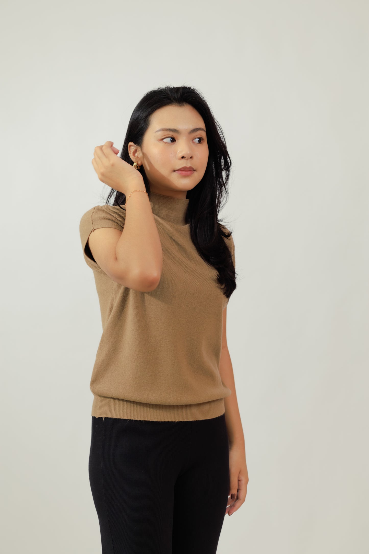 Veo Peanut Knit Top
