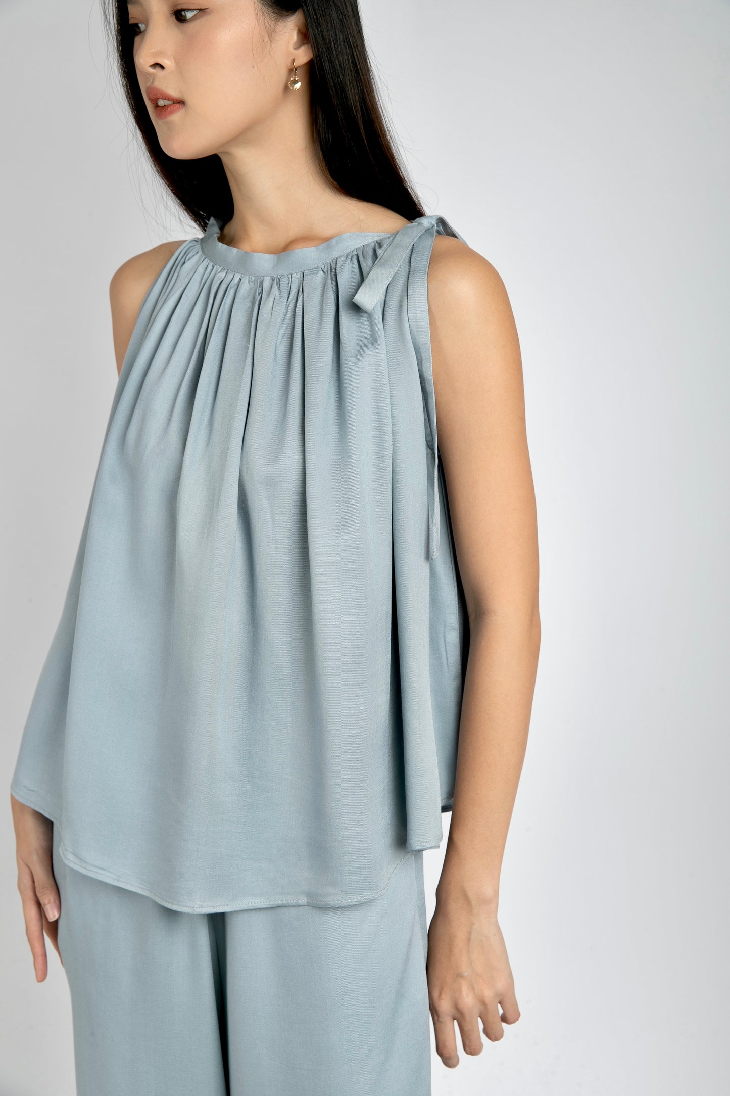 Solis Set in Dusty Blue