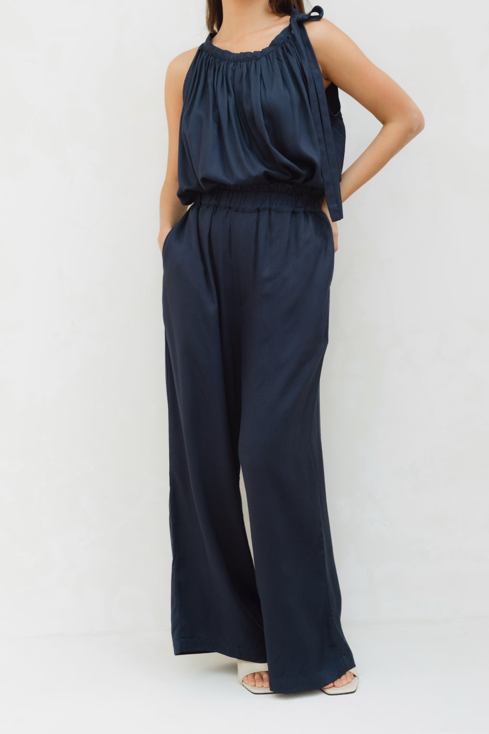 Solis Set in Navy
